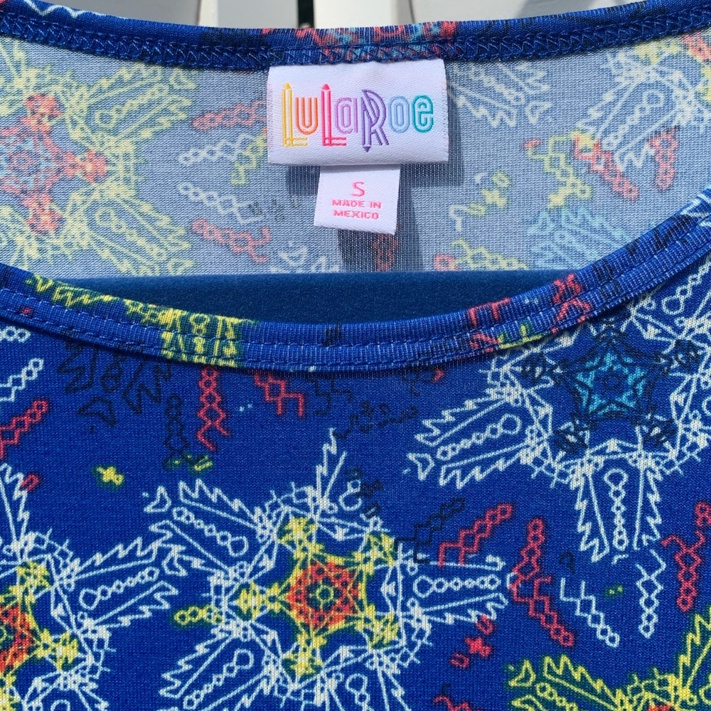 LuLaRoe Irma Top - Picture 4 of 7